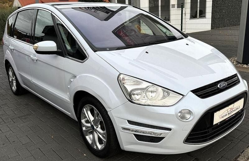 Weiß Gebraucht 2012 Ford S-MAX Titanium Van / Kleinbus | 5.799 € (Guter Preis) - Bild 1/4