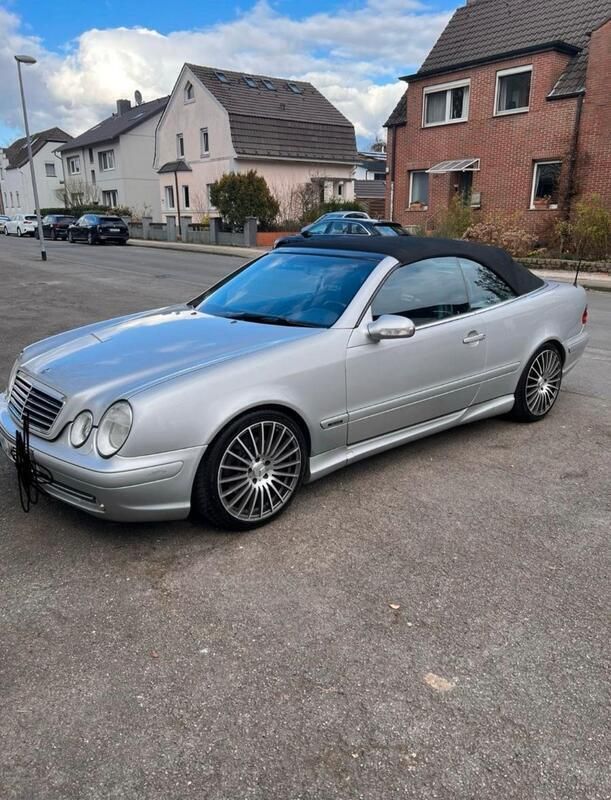 Grau Gebraucht 2003 Mercedes CLK230 Elegance Cabrio | 5.300 € (Fairer Preis) - Bild 1/4
