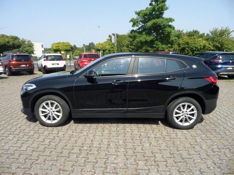 Schwarz Gebraucht 2022 BMW X2 Sport Line SUV | 24.400 € (Guter Preis) - Bild 1/4