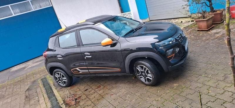 Schwarz Gebraucht 2022 Dacia Spring Comfort Plus Kleinwagen | 9.990 € (Guter Preis) - Bild 1/4