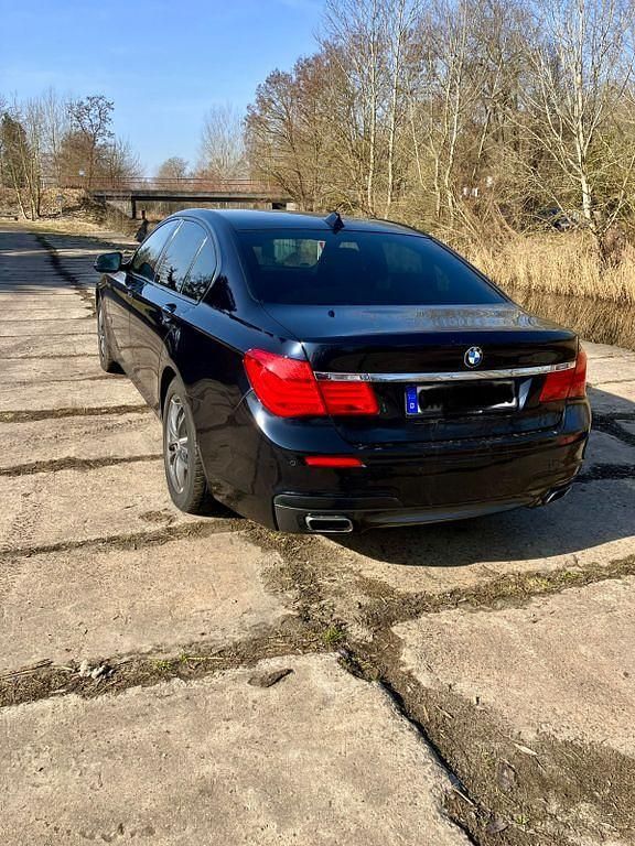 Gebraucht BMW 740 Performance 306 PS (225 kW) 2010 Schwarz Limousine