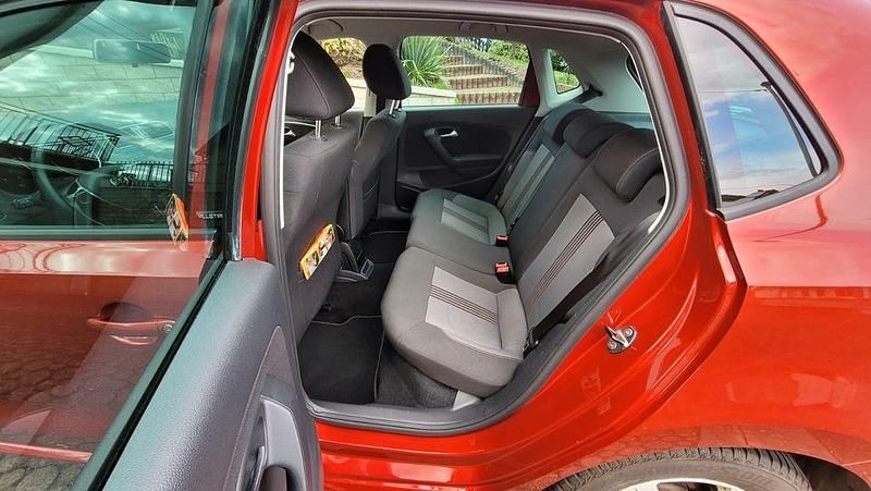 Gebraucht VW Polo Allstar 90 PS (66 kW) 2016 Rot Limousine