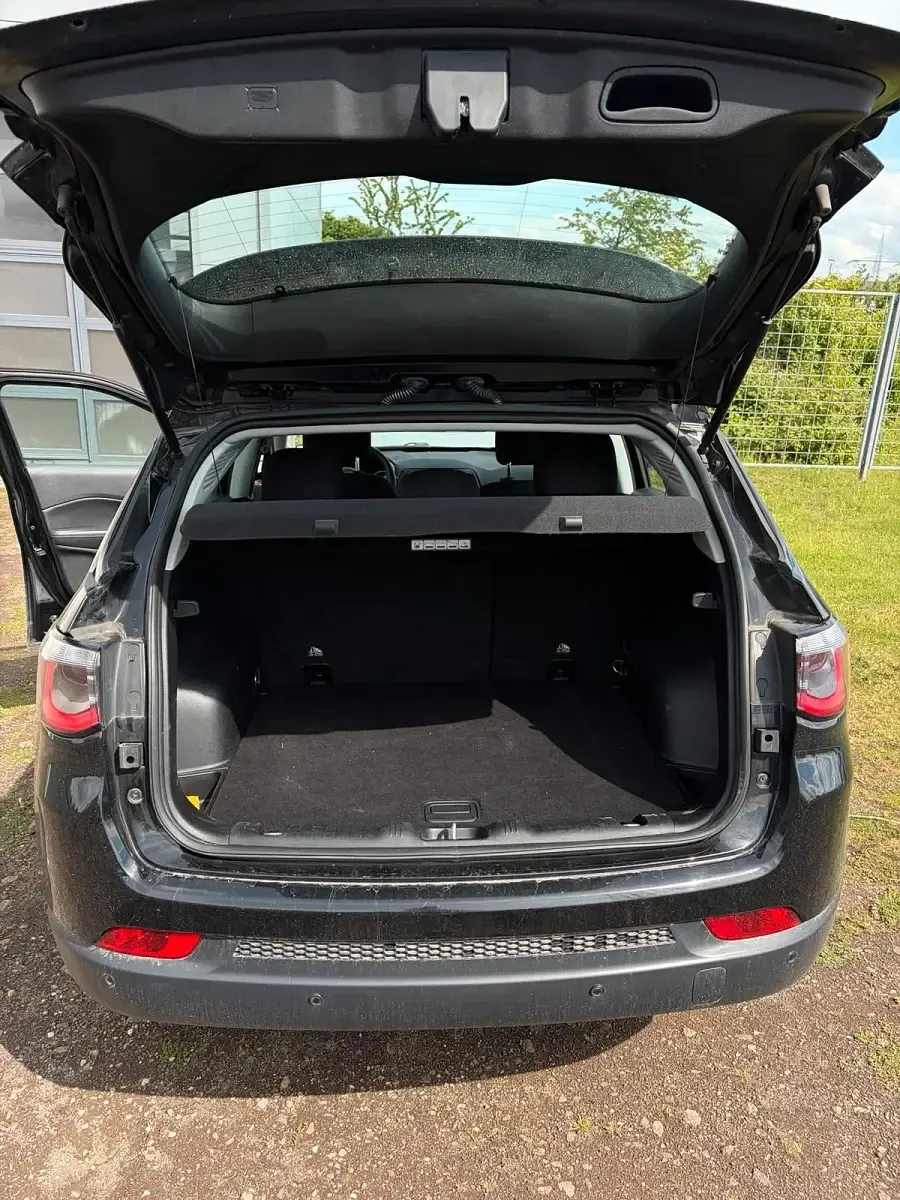 Gebraucht Jeep Compass 140 PS (102 kW) 2019 Schwarz SUV