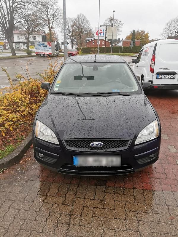 Blau Gebraucht 2007 Ford Focus Kombi | 499 € - Bild 1/3