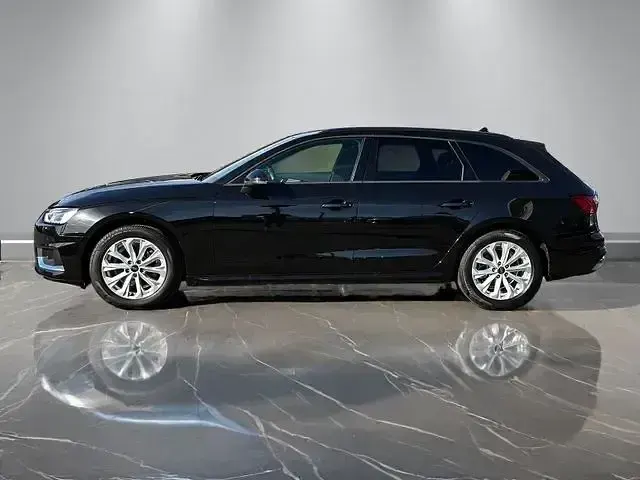 Second-hand Audi A4 Advanced Plus 163 CP (119 kW) 2023 Negru Break