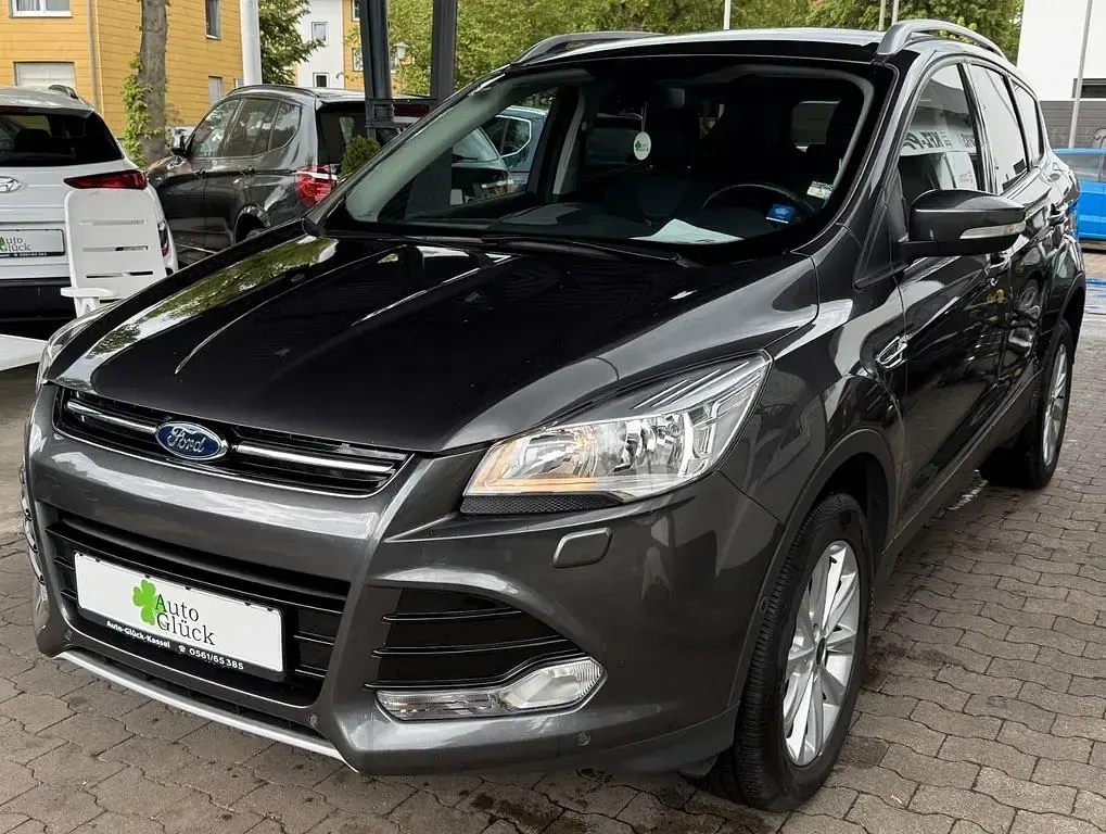 Usado Ford Kuga 179 HP (131 kW) 2015 Cinzento SUV