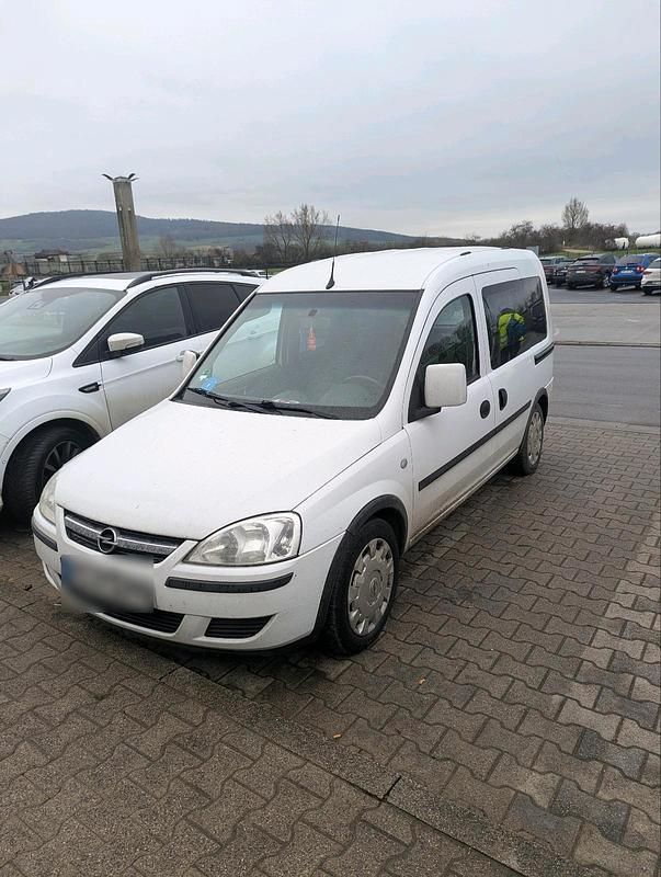Weiß Gebraucht 2010 Opel Combo Kombi | 2.900 € (Guter Preis) - Bild 1/4