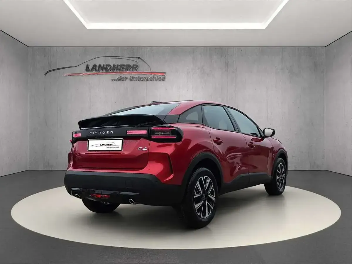 Nowe Citroën C4 131 KM (96 kW) 2025 Czerwony Sedan/Limuzyna