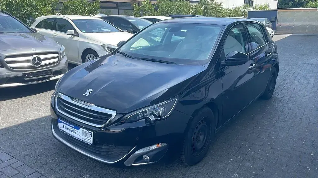 Gebraucht Peugeot 308 Allure 125 PS (91 kW) 2014 Schwarz Limousine