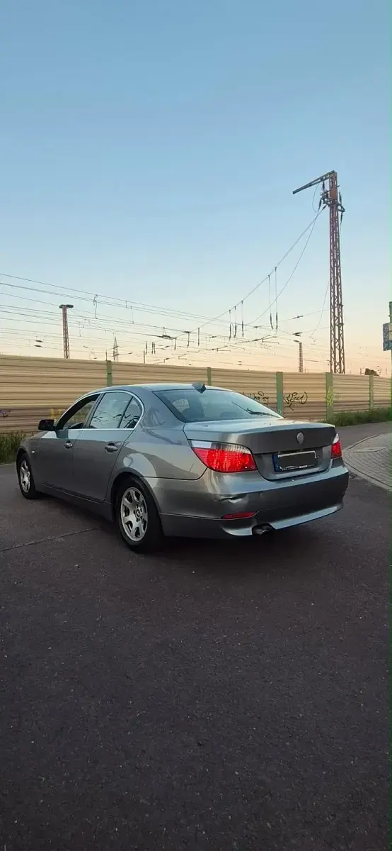 Gebraucht BMW 530 215 PS (158 kW) 2005 Grau Limousine