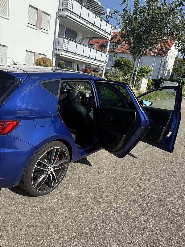Second-hand Seat Leon CUPRA 300 CP (220 kW) 2018 Berlinǎ