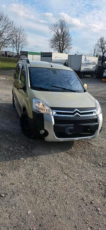 Gebraucht Citroën Berlingo XTR 109 PS (80 kW) 2009 Gold Van / Kleinbus