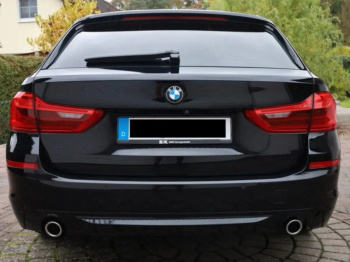 Gebraucht BMW 520 Sport Line 190 PS (139 kW) 2019 Schwarz Kombi