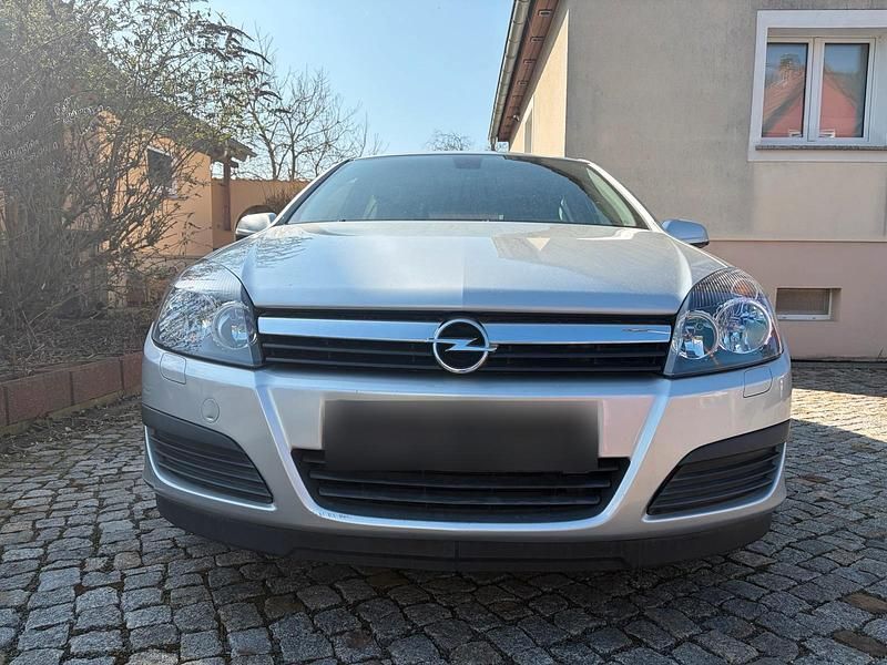 Gebraucht Opel Astra 105 PS (77 kW) 2005 Kleinwagen