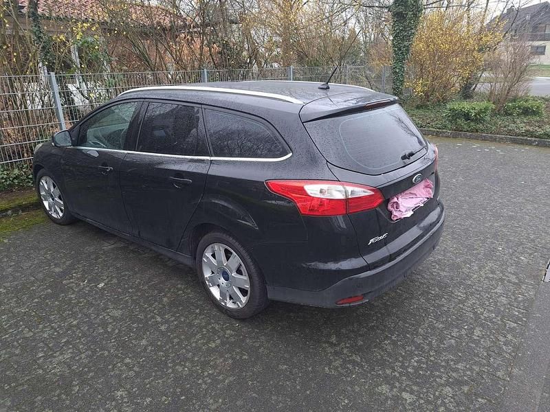 Gebraucht Ford Focus Trend 105 PS (77 kW) 2013 Schwarz Kombi