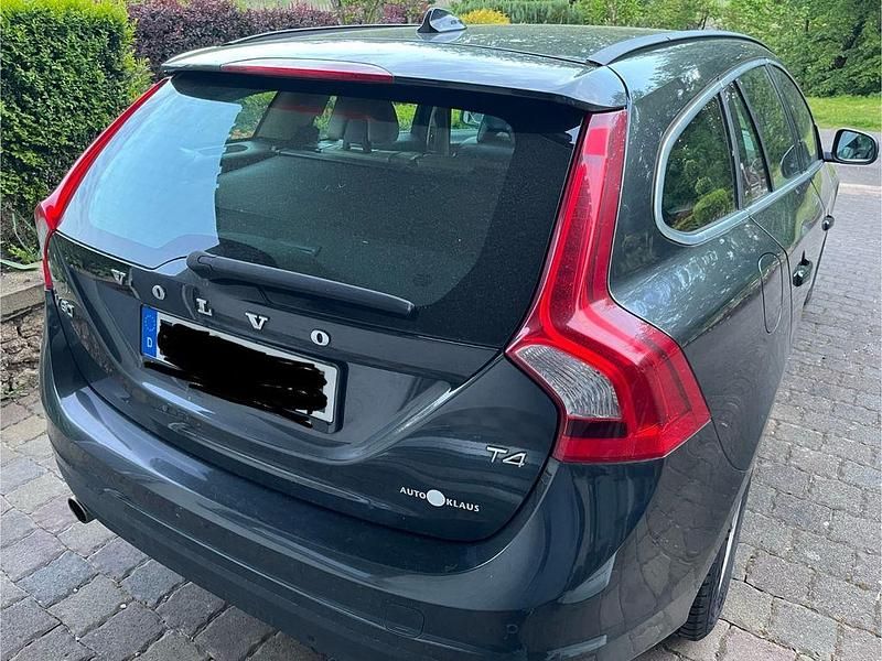 Gebraucht Volvo V60 179 PS (131 kW) 2010 Grau Kombi