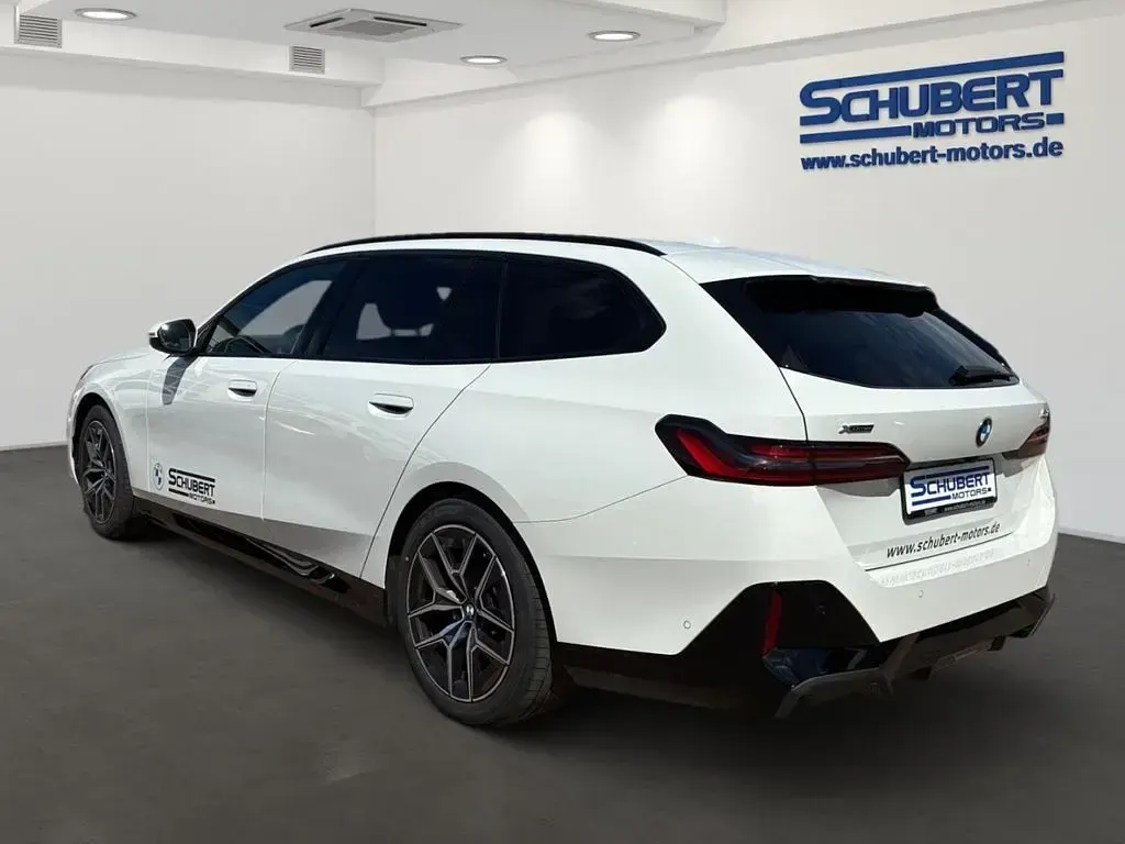 Gebraucht BMW 540 M Sport 286 PS (210 kW) 2026 Weiß Kombi