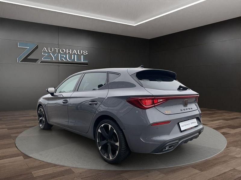 Używany Cupra Leon 150 KM (110 kW) 2024 Szary Sedan/Limuzyna
