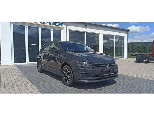 Gebraucht VW Polo Comfortline 95 PS (69 kW) 2021 Uranograu Limousine