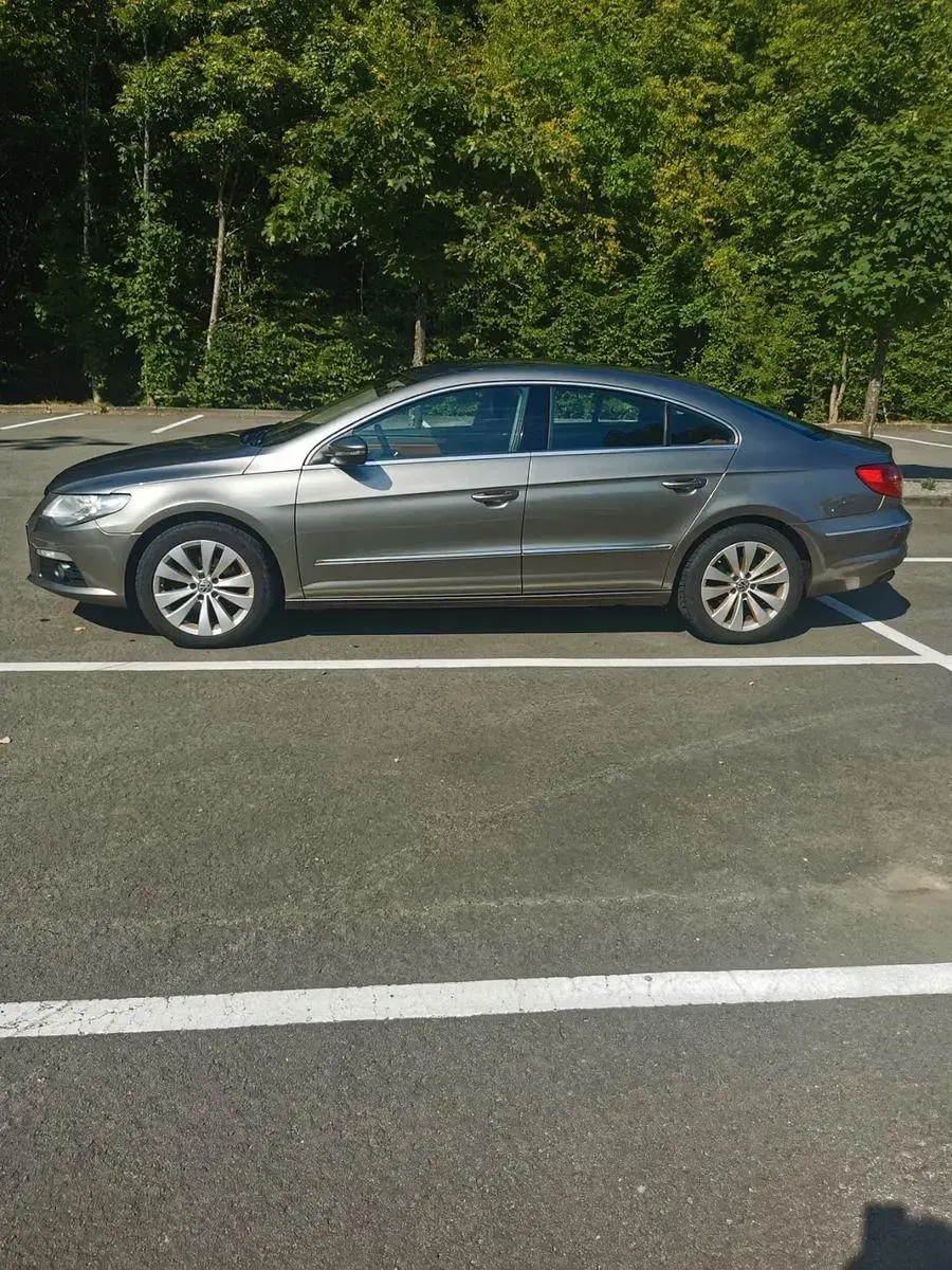 Gebraucht VW Passat 140 PS (102 kW) 2012 Braun Coupé