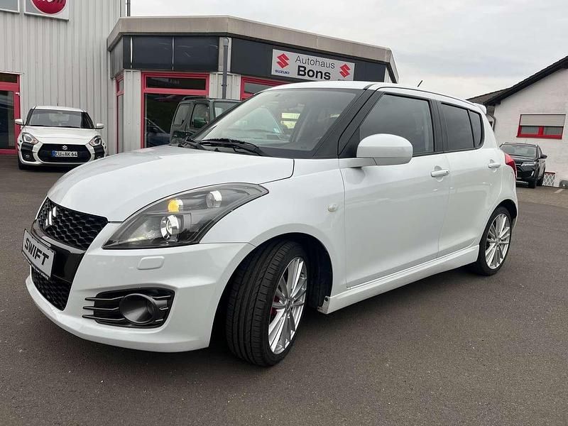 Weiß Gebraucht 2015 Suzuki Swift Sport Limousine | 11.100 € (Fairer Preis) - Bild 1/4
