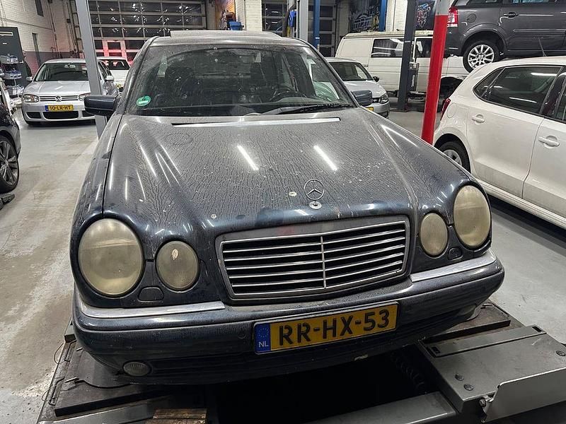 Gebraucht Mercedes E50 AMG AMG 347 PS (255 kW) 1997 Blau Limousine