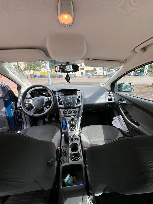 Usata Ford Focus 114 CV (83 kW) 2014 Blu Berlina