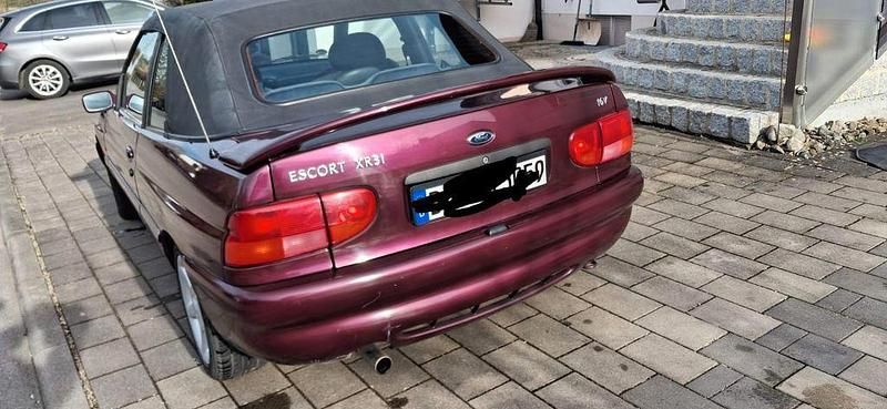Gebraucht Ford Escort Cabriolet 116 PS (85 kW) 1996 Violet Cabrio