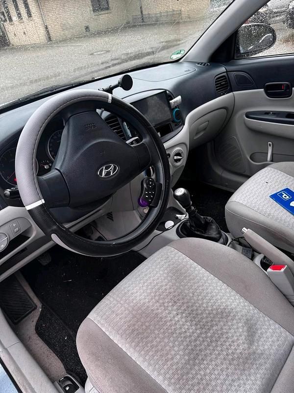 Gebraucht Hyundai Accent 100 PS (73 kW) 2005 Blau Limousine