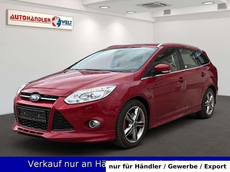 Gebraucht Ford Focus Individual 140 PS (102 kW) 2013 Rot Kombi