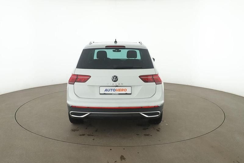Second-hand VW Tiguan Elegance 2022 Alb SUV