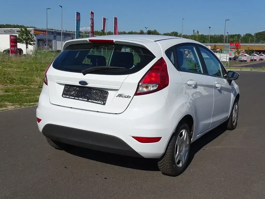 Gebraucht Ford Fiesta SYNC Edition 75 PS (55 kW) 2015 Weiß Kleinwagen