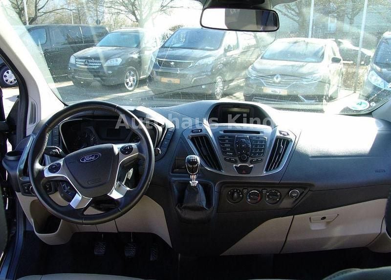 Gebraucht Ford Tourneo Titanium 170 PS (125 kW) 2018 Magnetic Van / Kleinbus