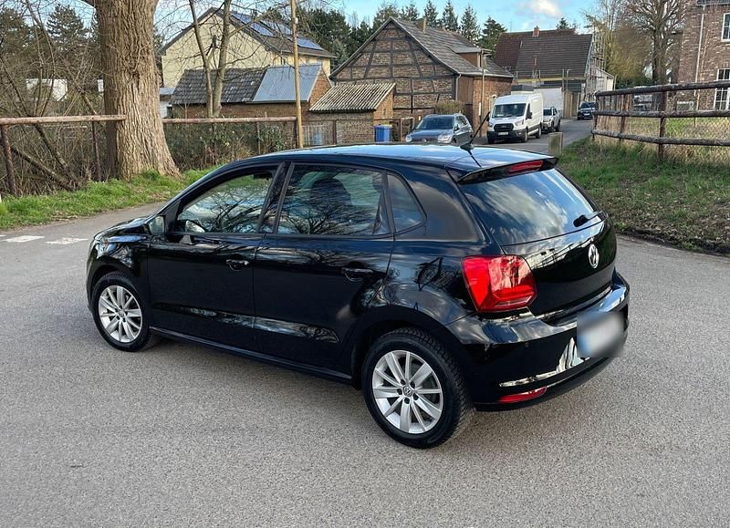 Gebraucht VW Polo Comfortline 60 PS (44 kW) 2015 Schwarz Kleinwagen