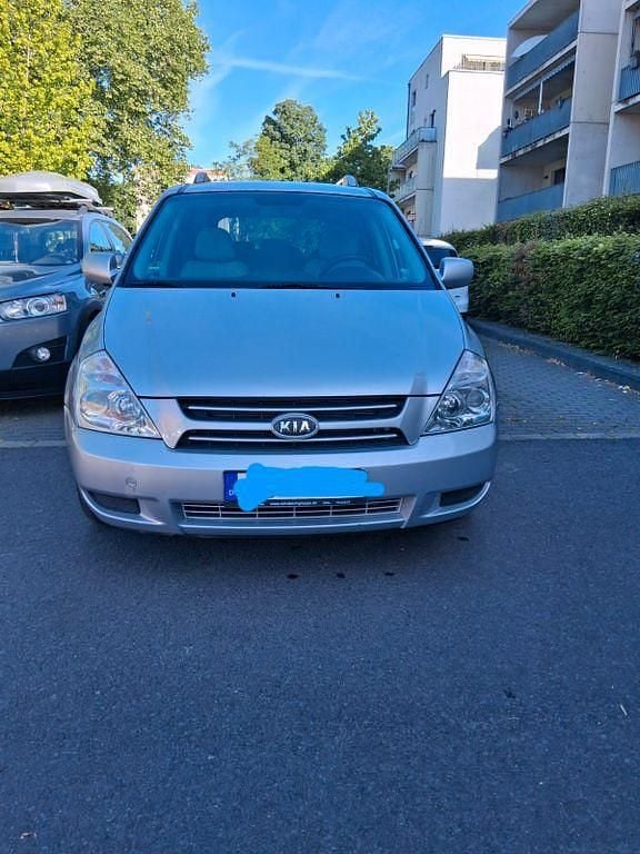 Silber Gebraucht 2007 Kia Carnival Van / Kleinbus | 2.000 € (Guter Preis) - Bild 1/4