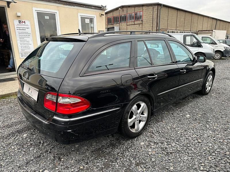 Gebraucht Mercedes E220 170 PS (125 kW) 2006 Schwarz Kombi