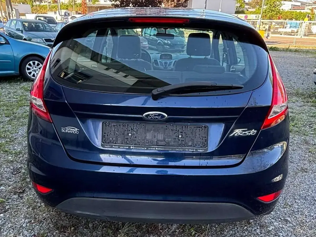 Gebraucht Ford Fiesta Trend 60 PS (44 kW) 2011 Atlantikblau metallic Kleinwagen