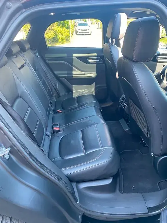 Gebraucht Jaguar F-Pace Portfolio 180 PS (132 kW) 2017 Schwarz SUV