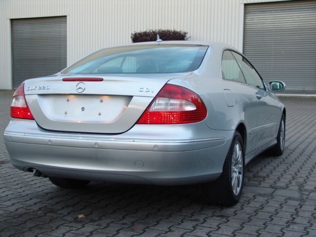 Gebraucht Mercedes CLK220 Elegance 150 PS (110 kW) 2008 Silber metallic Coupé