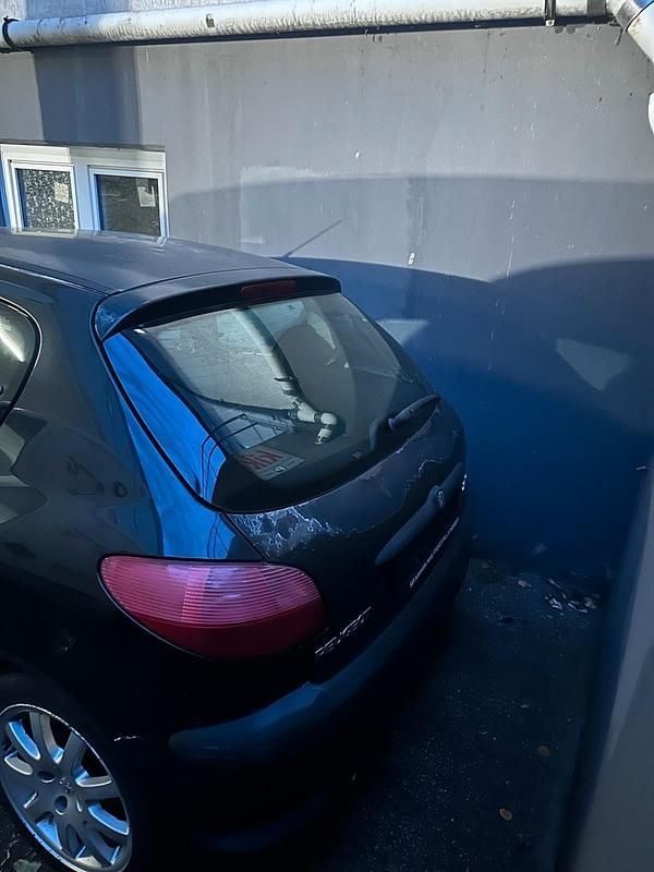 Gebraucht Peugeot 206 75 PS (55 kW) 2005 Schwarz Kleinwagen