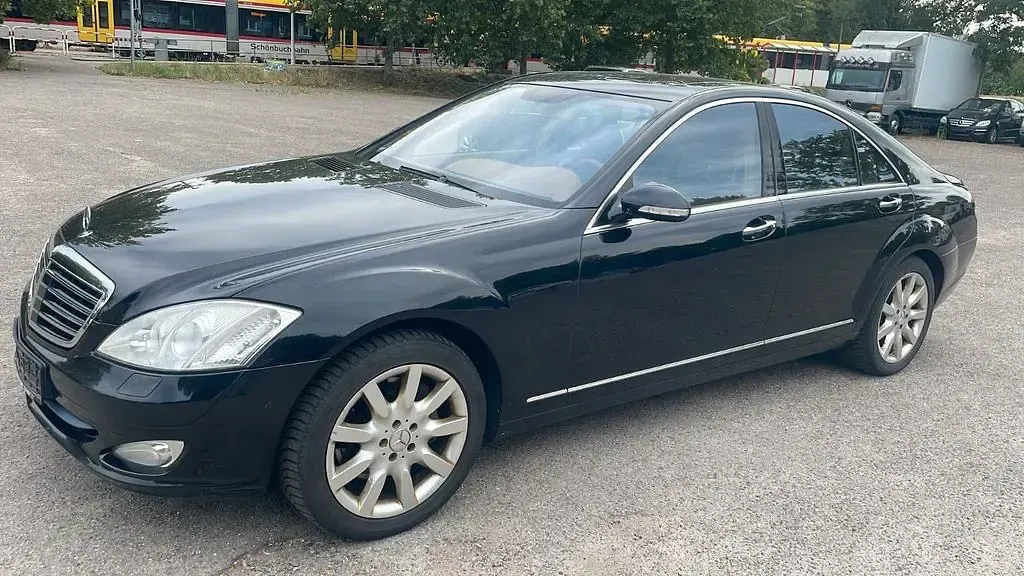 Gebraucht Mercedes S500 387 PS (284 kW) 2007 Schwarz Limousine
