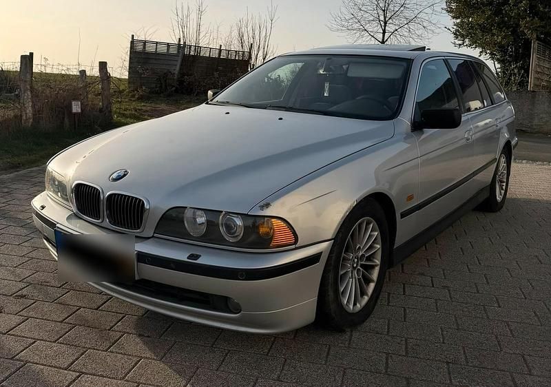Gebraucht BMW 525 163 PS (119 kW) 2003 Silber Kombi
