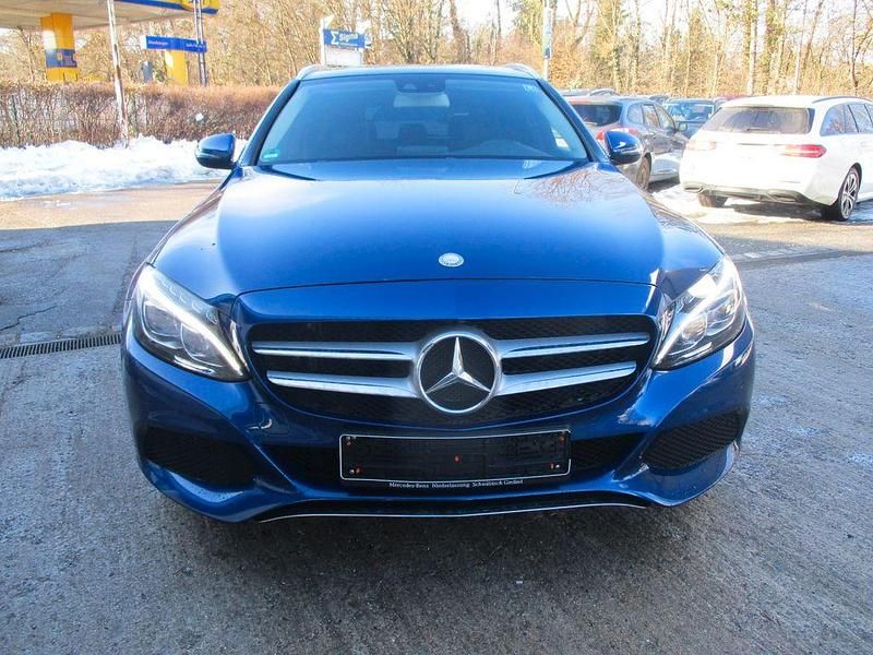 Gebraucht Mercedes C200 136 PS (100 kW) 2017 Blau Kombi