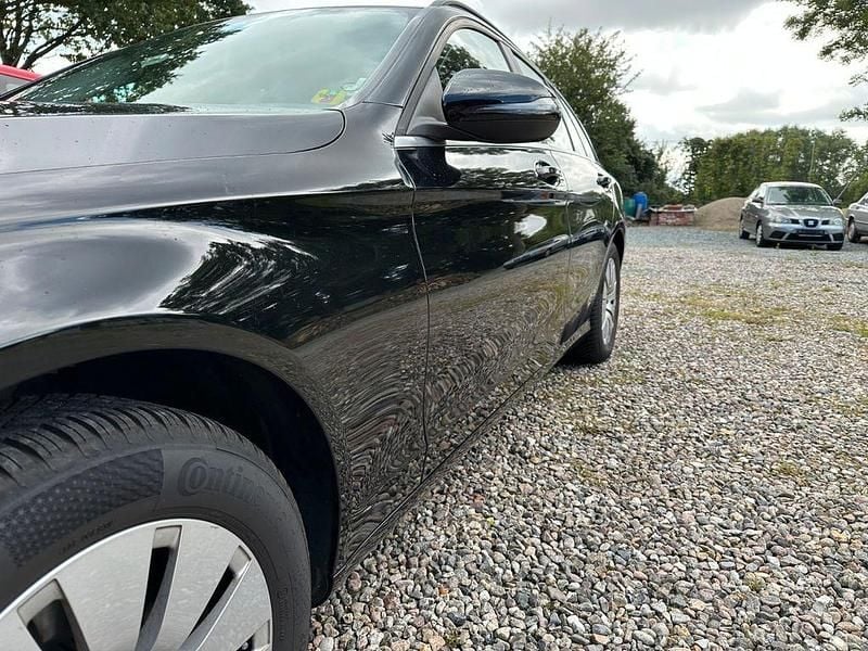 Schwarz Gebraucht 2016 Mercedes C220 Kombi | 16.900 € (Guter Preis) - Bild 1/4