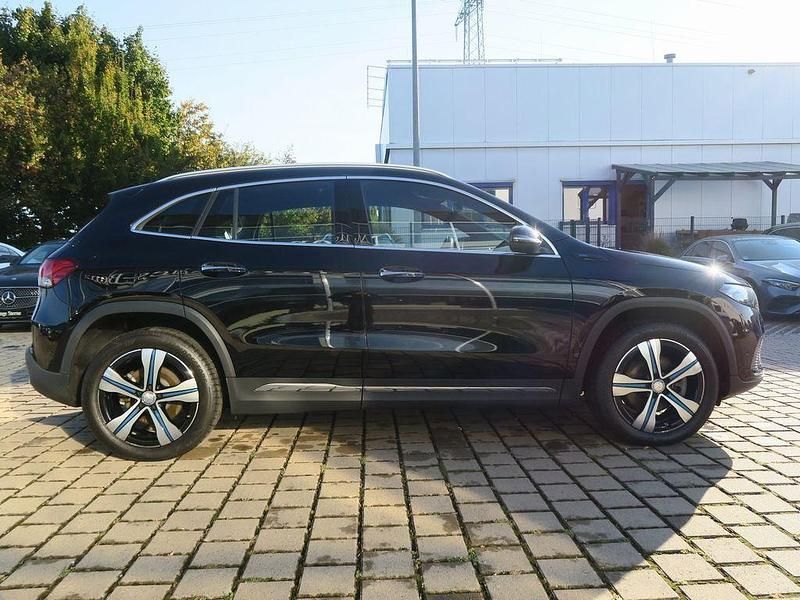 Gebraucht Mercedes EQA250 Electric Art 139 kW (190 PS) 2021 Schwarz SUV