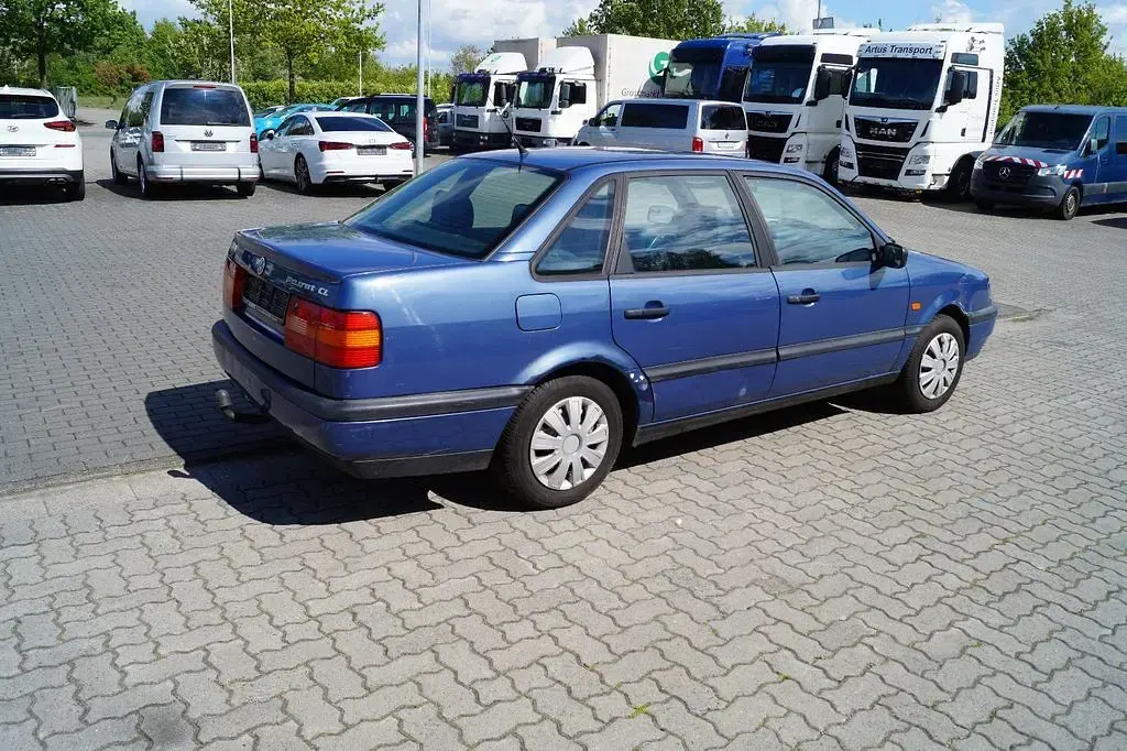 Gebraucht VW Passat 90 PS (66 kW) 1994 Blau Limousine