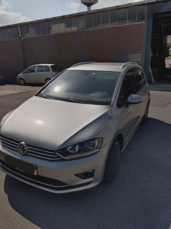 Silber Gebraucht 2016 VW Golf Sportsvan Comfortline Van / Kleinbus | 11.500 € (Guter Preis) - Bild 1/4