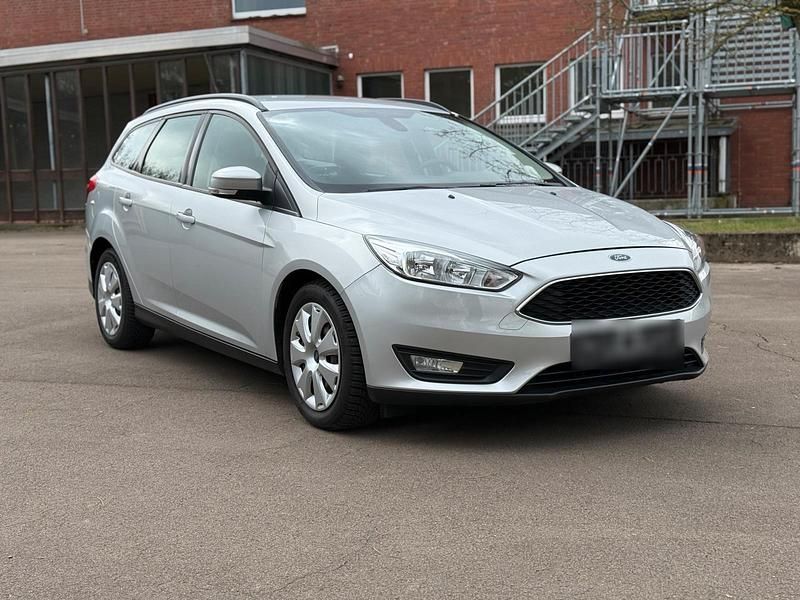 Gebraucht Ford Focus Business Edition 125 PS (91 kW) 2014 Silber Kombi