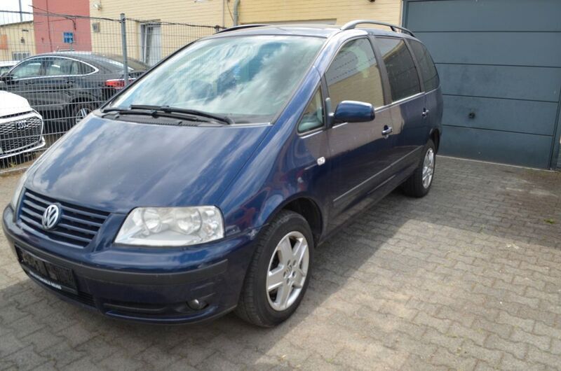 Blau Gebraucht 2002 VW Sharan Highline Van / Kleinbus | 2.300 € (Fairer Preis) - Bild 1/4