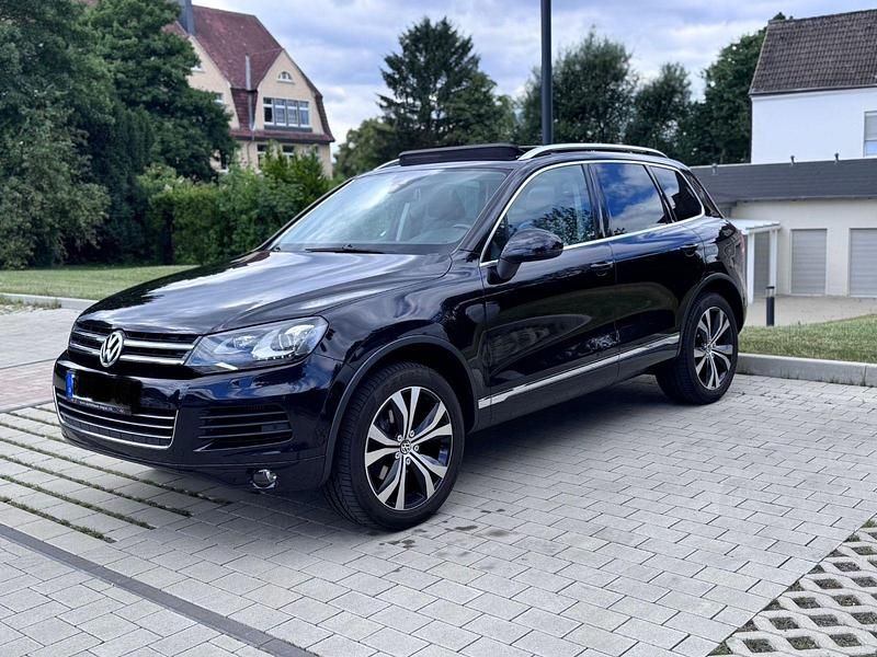 Schwarz Gebraucht 2014 VW Touareg Edition SUV | 15.900 € (Fairer Preis) - Bild 1/4